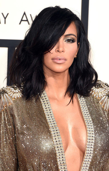 Kim Kardashian coiffure - Kim Kardashian  cheveux - Kim Kardashian grammy awards - Kim Kardashian kanye west